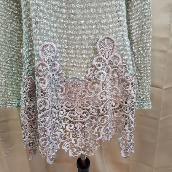 LAST CHANCE Anthropologie Ryu Mint Green Lace Trim Cowl Neck Sweater Size Medium - Picture 3 of 8